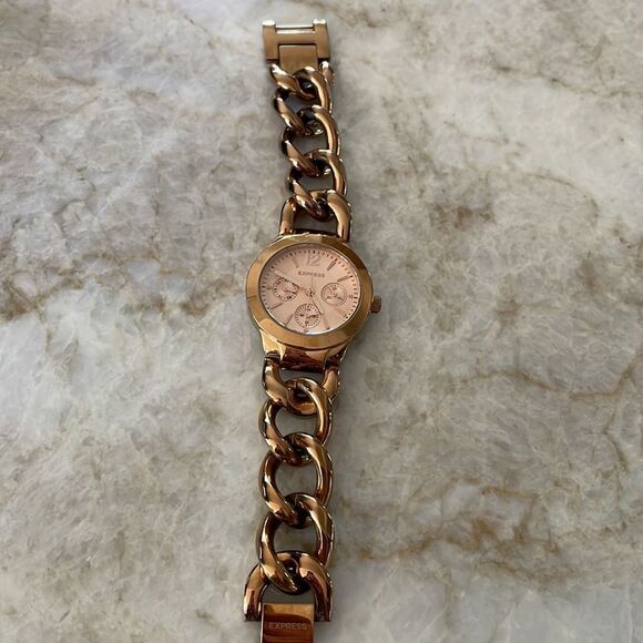 Express woman’s Rose Gold chain watch - Picture 2 of 4